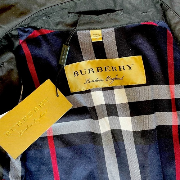 Burberry Men’s Kennington Coat - Picture 9 of 9